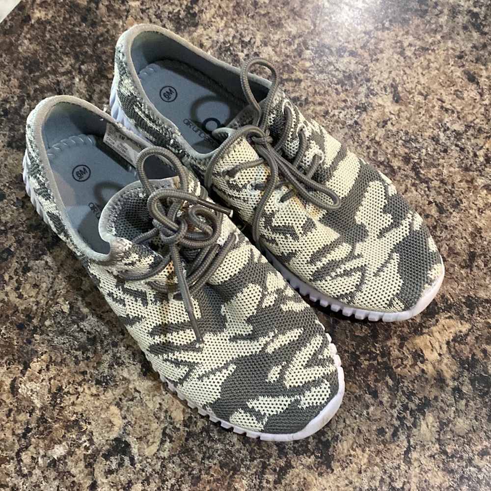 Women’s air underground shoes size 6 medium only worn once